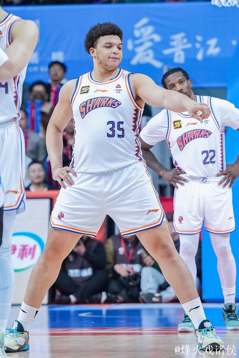 CBA-洛夫顿双双表现抢眼,古德温高效助力上海久事击败北京控股 CBA-洛夫顿双双表现抢眼,古德温高效助力上海久事击败北京控股